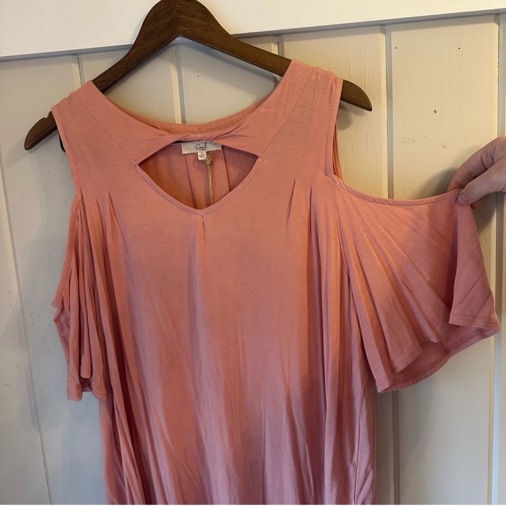 NWT easel Dusty Rose Peach Cold-Shoulder Short Sleeve Blouse, Size Large